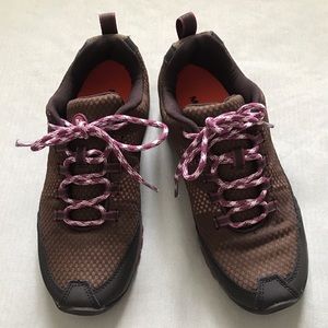 Merrell women's low top shoes - size 8
