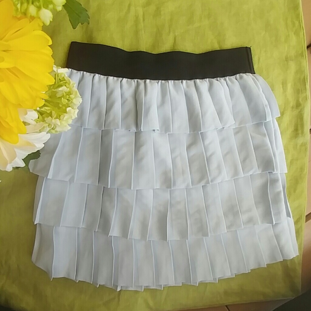 *PLEATED SKIRT*
