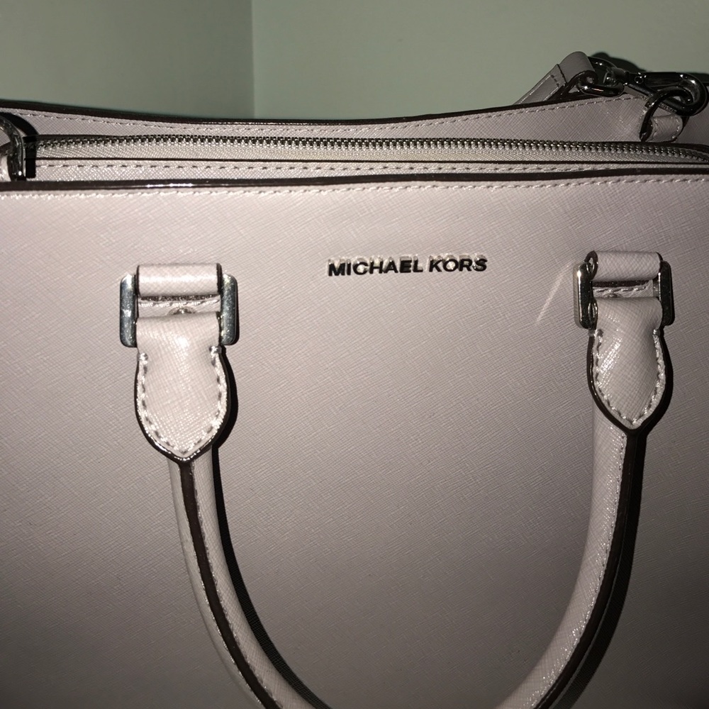 Michael Kors authentic satchel purse. - Picture 2 of 4