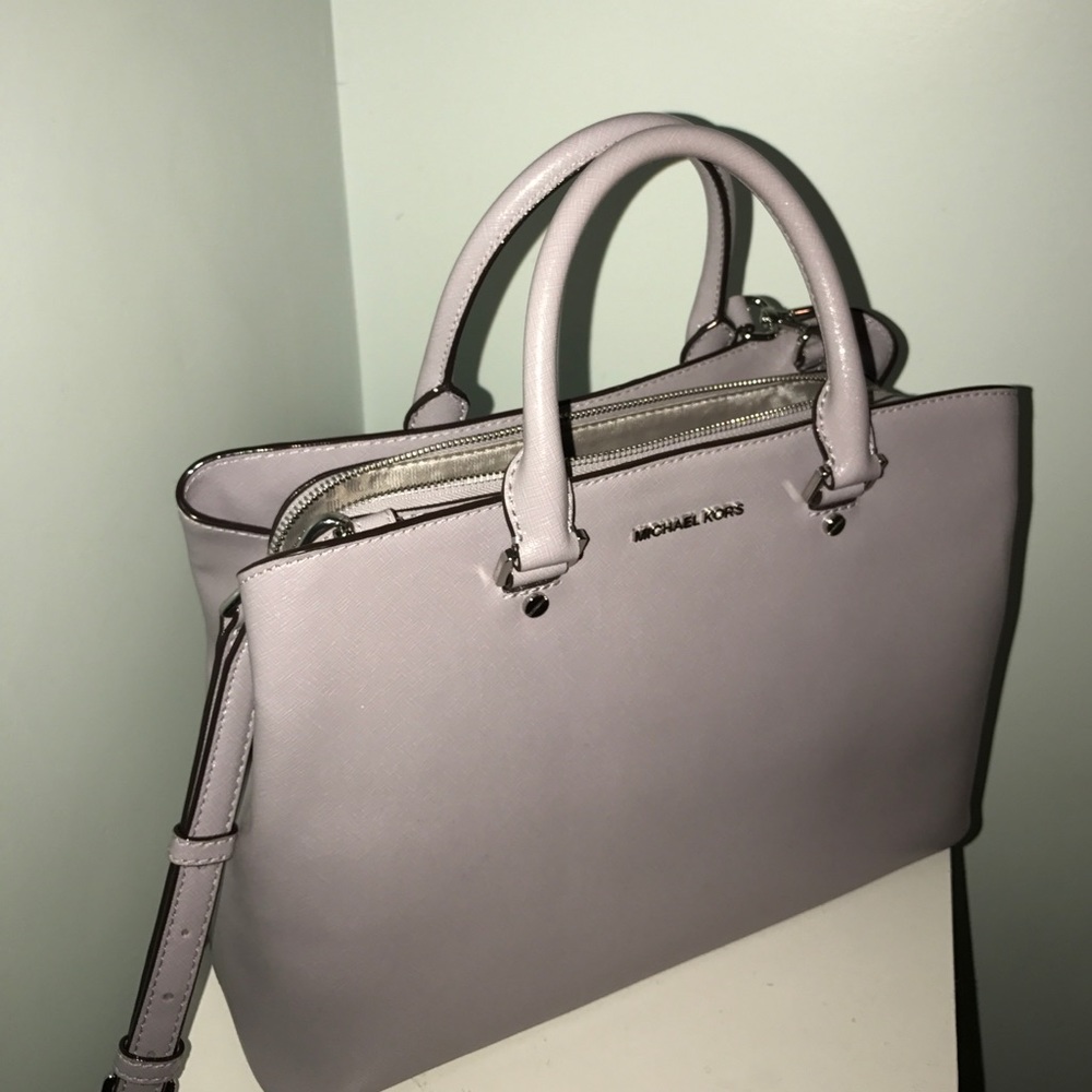 Michael Kors authentic satchel purse. - Picture 4 of 4