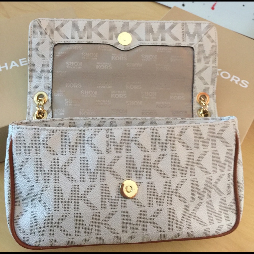 💯 % Authentic Michael Kors Shoulder Purse 👛 - Picture 3 of 6