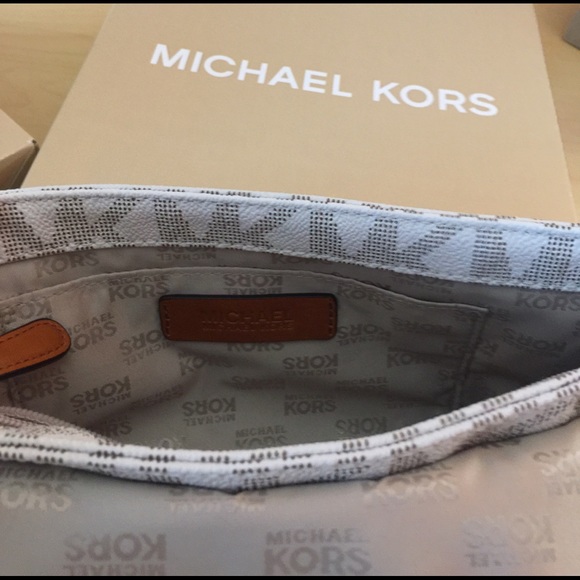 💯 % Authentic Michael Kors Shoulder Purse 👛 - Picture 5 of 6