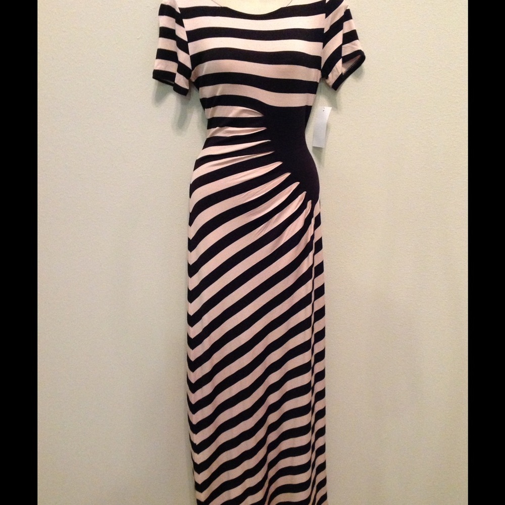 NWT Maxi dress Medium