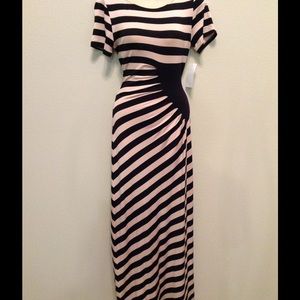 NWT Maxi dress Medium