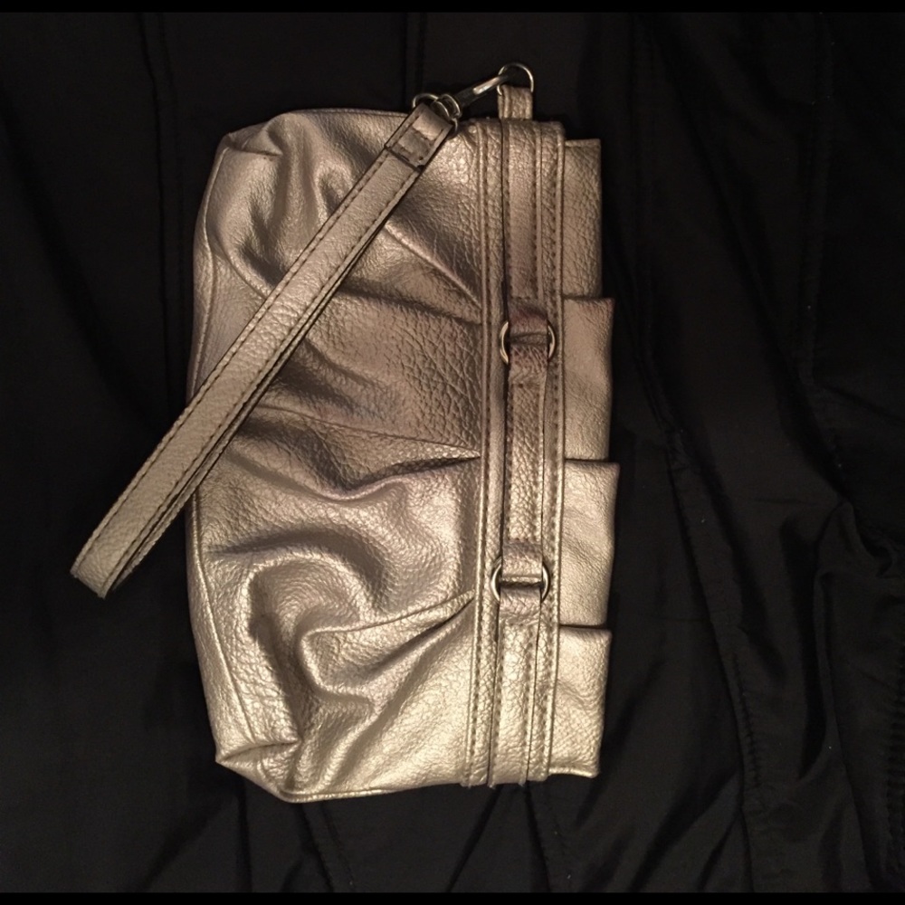 Wristlet bundle of 5