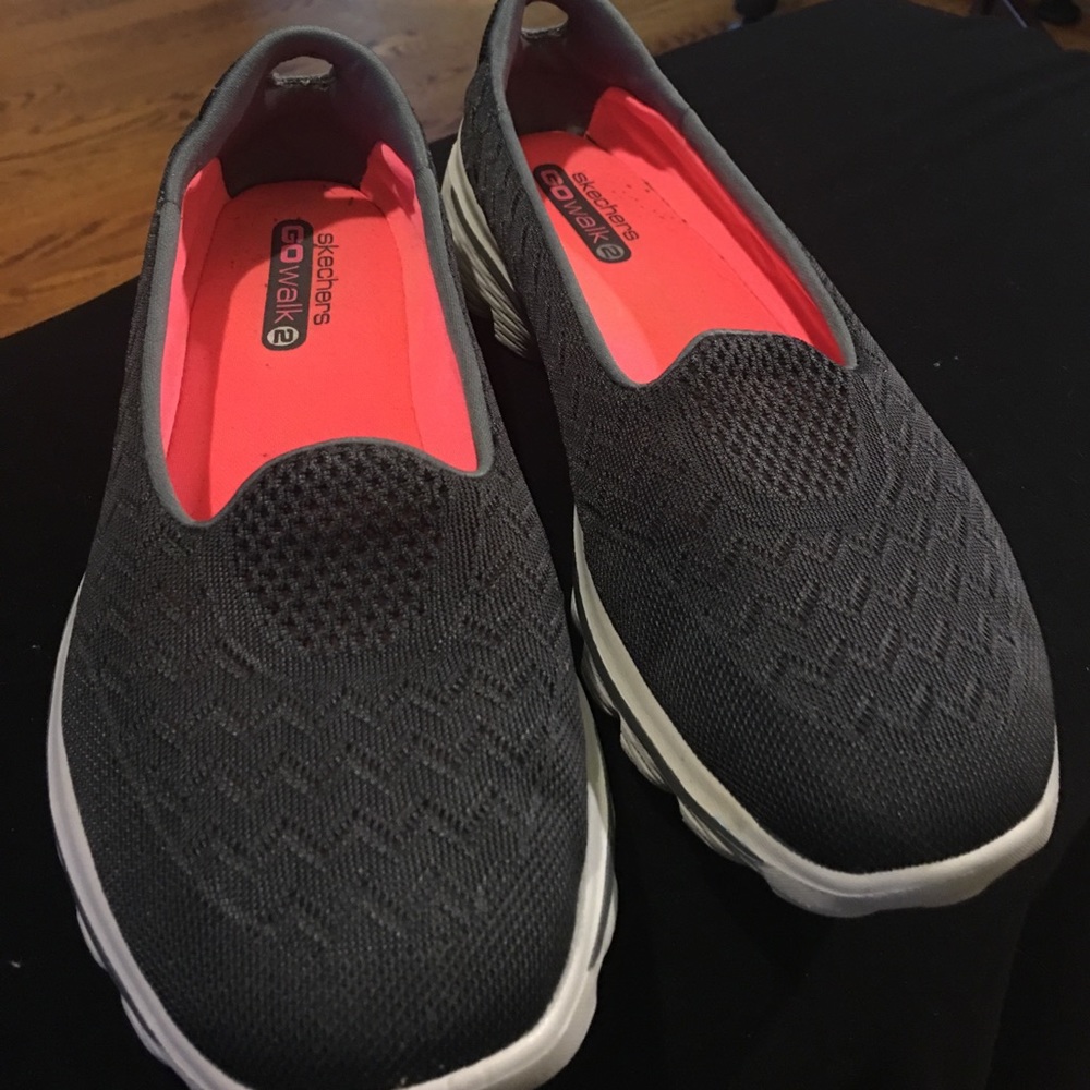 Skechers Go Walk 2, black color size 9