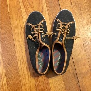 Sperry Sneakers with Leather Curled Shoe laces