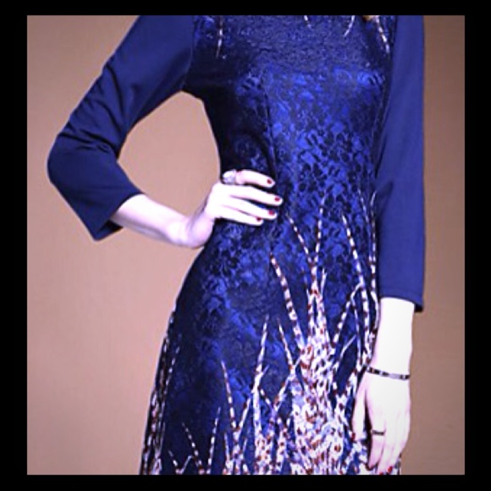 BEAUTIFUL AND UNUSUAL PRINT DRESS