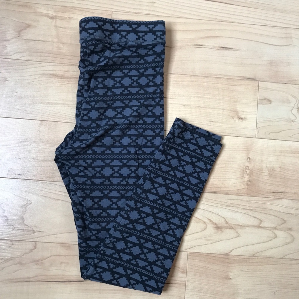 VS PINK Tribal Leggings