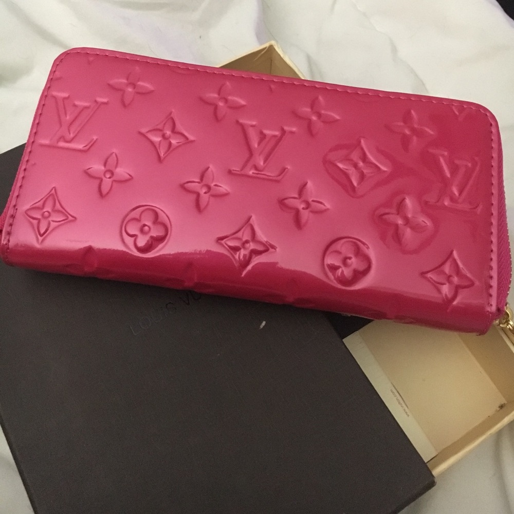 LV vernis zippie.