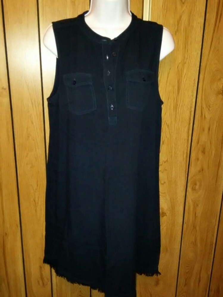 Splendid sleeveless dress .