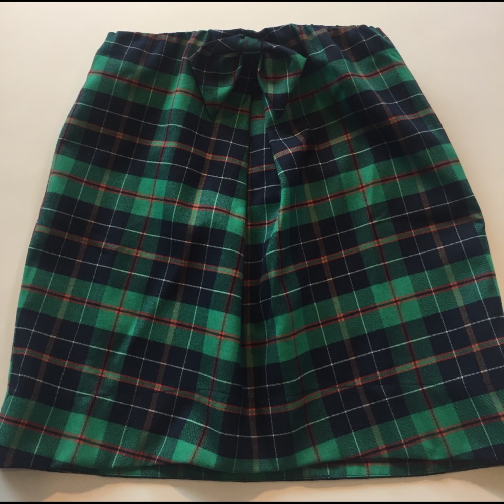 Green plaid skirt with bow