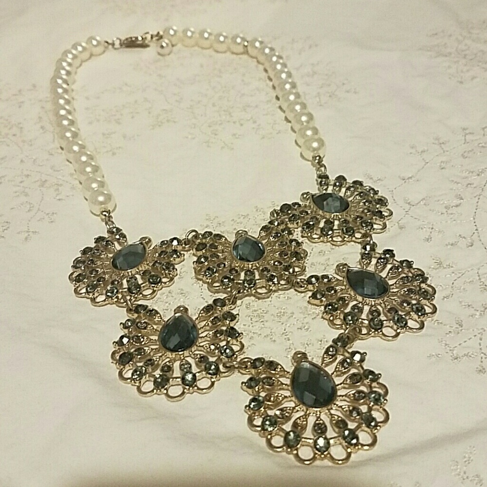 Blue Jewels and Pearl Strand Necklace