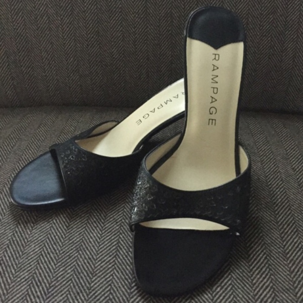 Rampage - Excellent condition - Size 9!