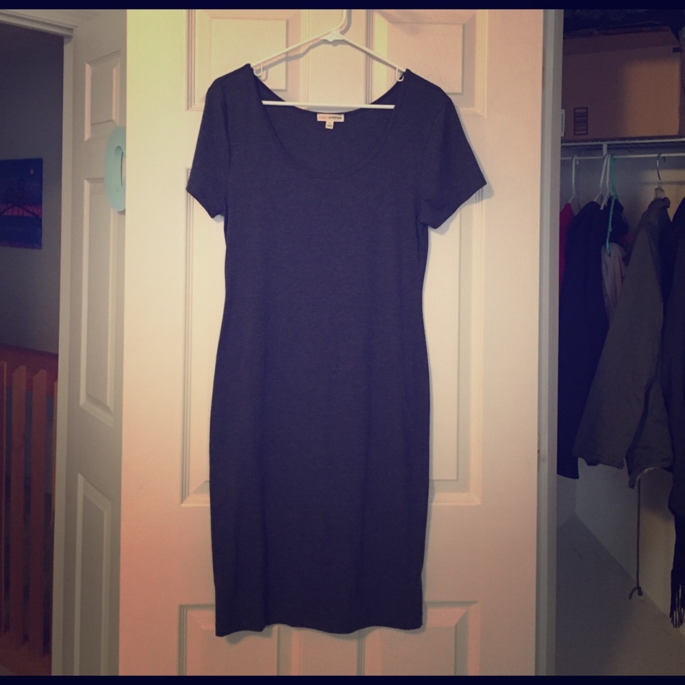 Grey short sleeved dress