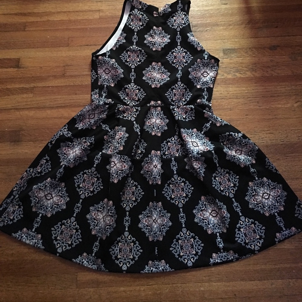 Medium dress with fun design!