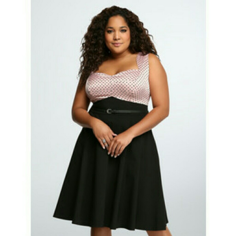 BNWT ♡♡ Retro Chic Pink Polka Dot Swing Dress