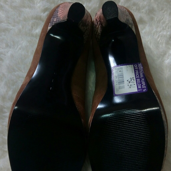 Bandolino Shoes - Picture 4 of 5