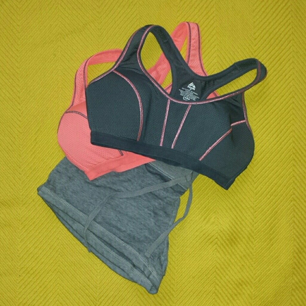 2 Workout tops with light padding (M) New no tags