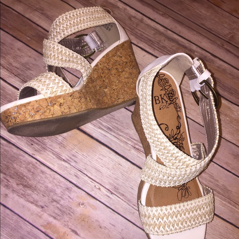 🎈Buckle wedges