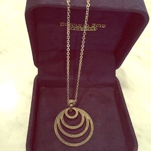 Silver pendant necklace