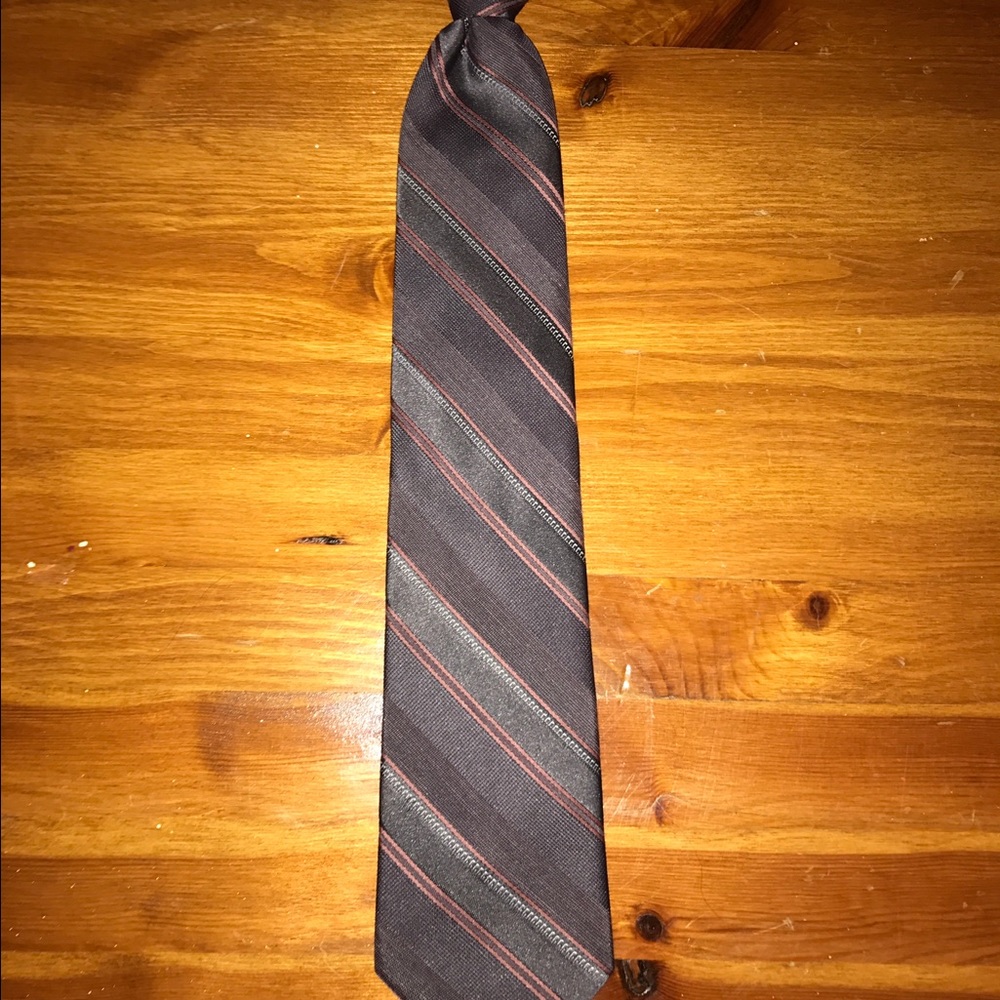 Clip on tie.