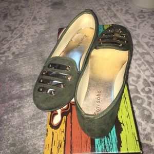 Zigi Soho Army Green Suede Loafer Flat Size 6.5