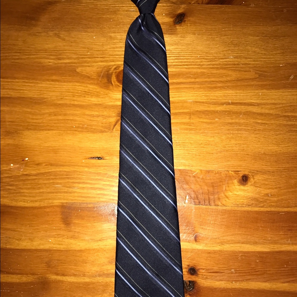 Clip on tie.