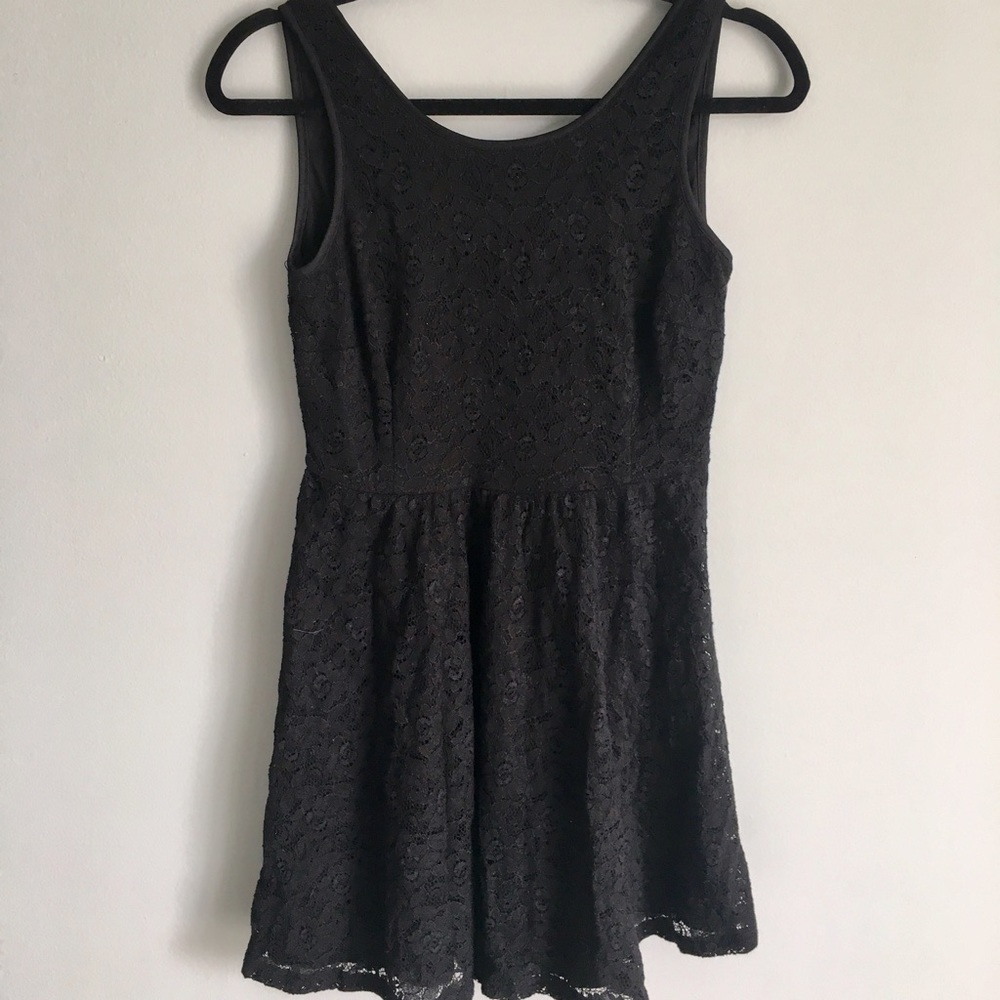 PRICE ⬇️ Lace Black Dress - Open Back - Picture 2 of 3