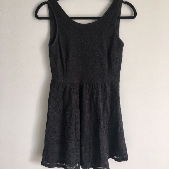 PRICE ⬇️ Lace Black Dress - Open Back - Picture 2 of 3