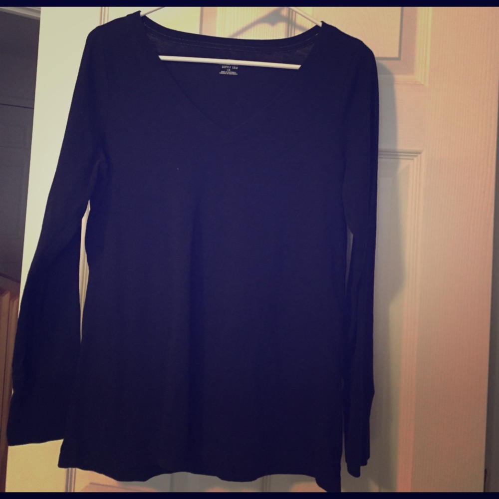 Plain black long sleeve tee