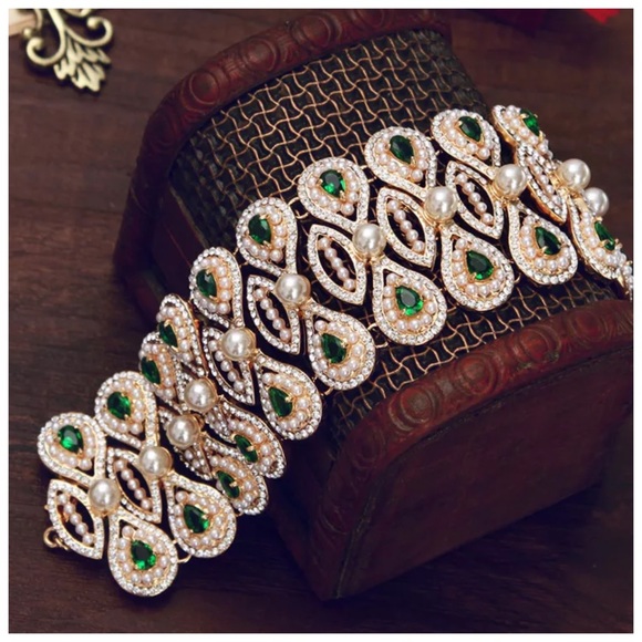 🌷 Swarovski Crystals Decia Bracelet - Picture 3 of 4