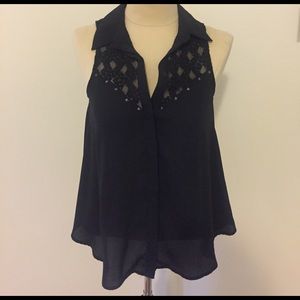 Button up sleeveless collared shirt