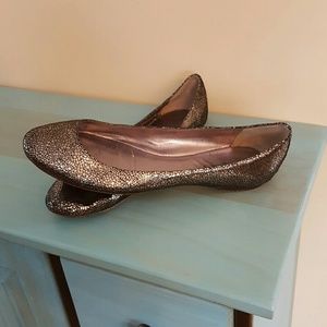 Metallic flats