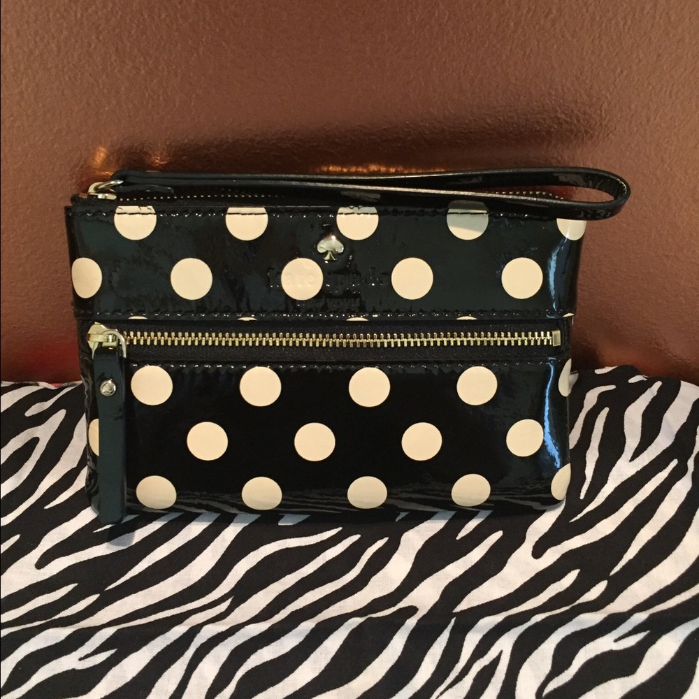 🌸SALE🌸Kate Spade Bee Polka Dot Wristlet