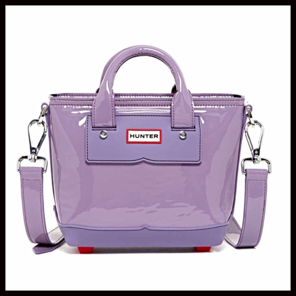 HUNTER ORIGINAL PATENT LEATHER CROSSBODY TOTE - Picture 7 of 8