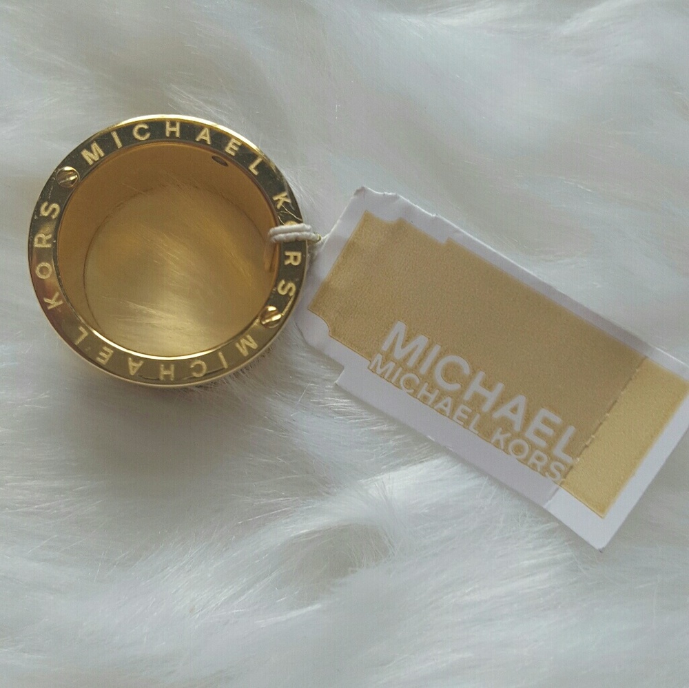 🎀SALE!! Fabulous Michael Kors Ring 😍🛍💍