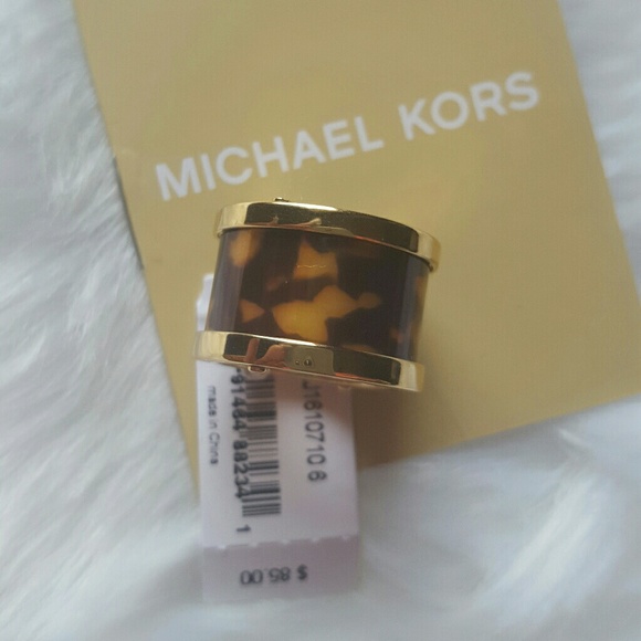 🎀SALE!! Fabulous Michael Kors Ring 😍🛍💍 - Picture 3 of 5