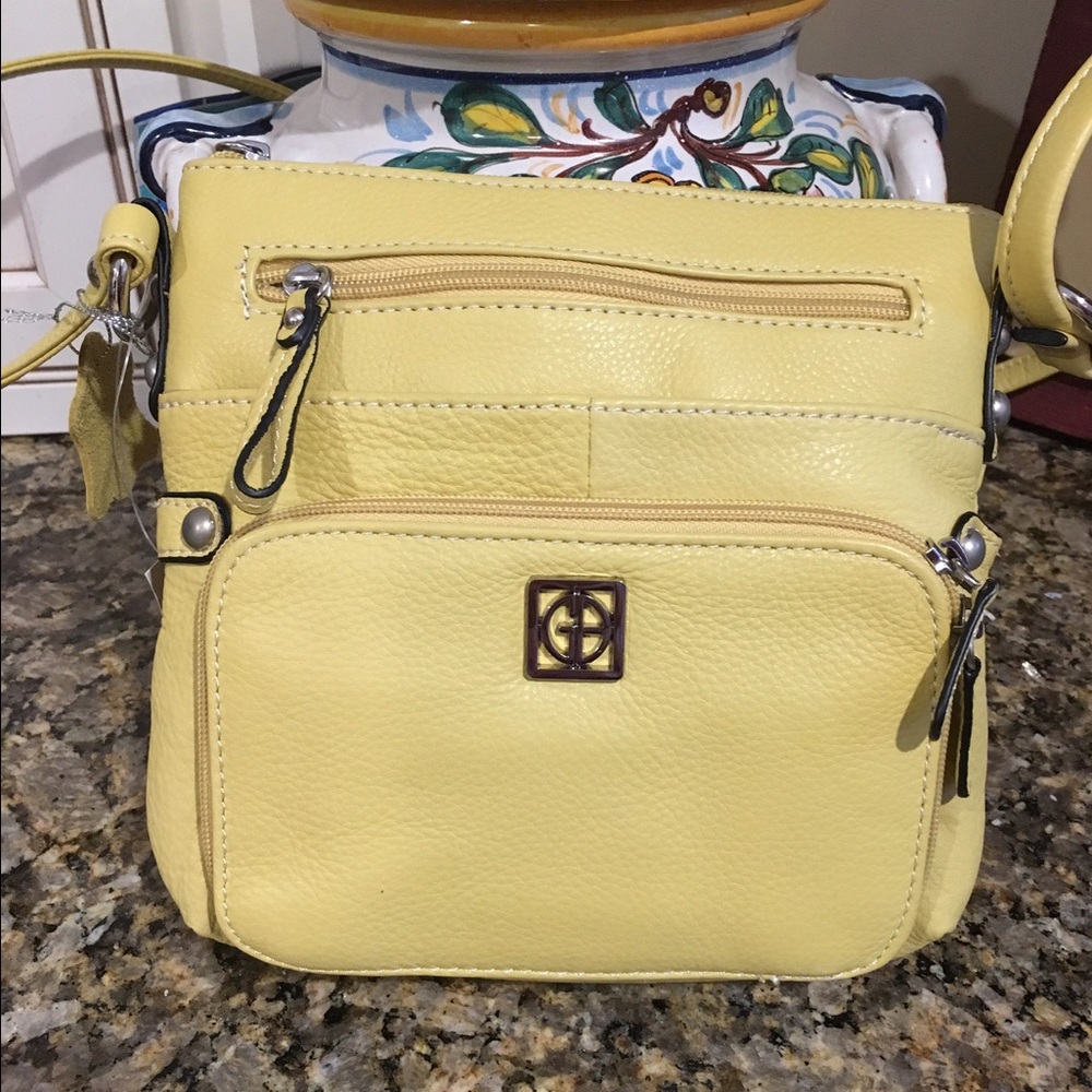 GIANI BERNINI BUTTER YELLOW SHOULDER BAG *NWT*