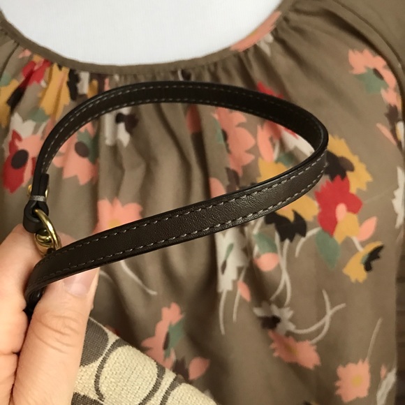 LIKE NEW Coach Wristlet - Picture 5 of 9