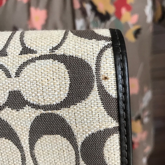 LIKE NEW Coach Wristlet - Picture 8 of 9