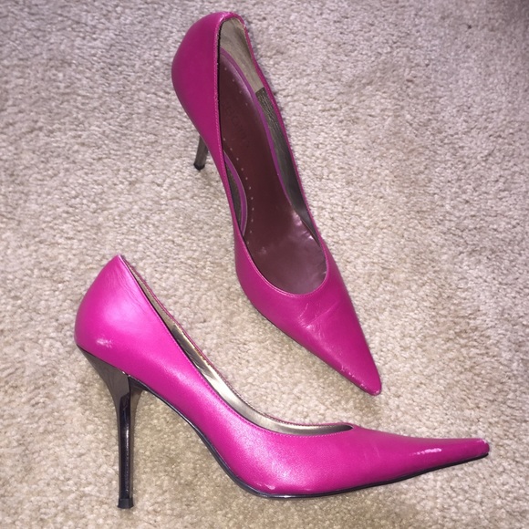 BCBGirls (Vintage) Pump w Metal Effect Heel - Picture 1 of 5