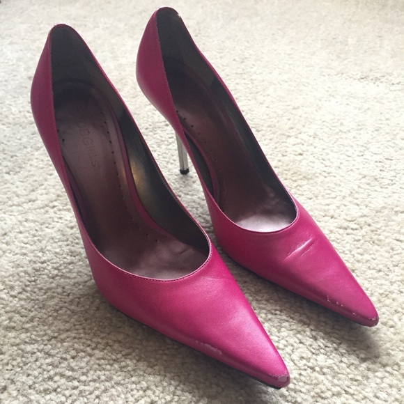 BCBGirls (Vintage) Pump w Metal Effect Heel - Picture 3 of 5