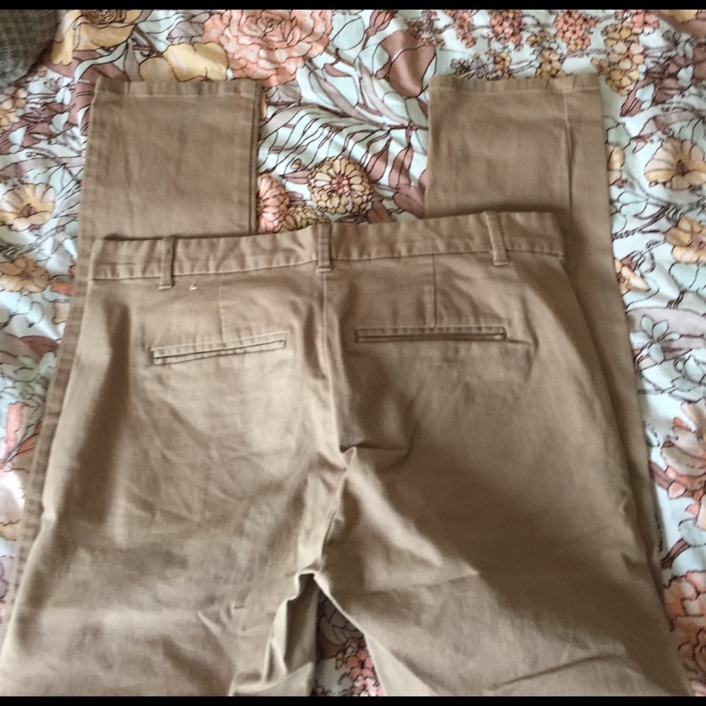 Gap khakis
