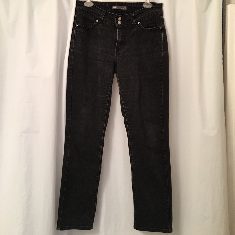 Black jeans! Levi's Curvy 529 Skinny Leg. Size 10M