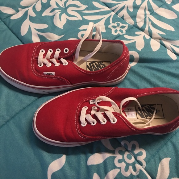 Red vans - Picture 2 of 2