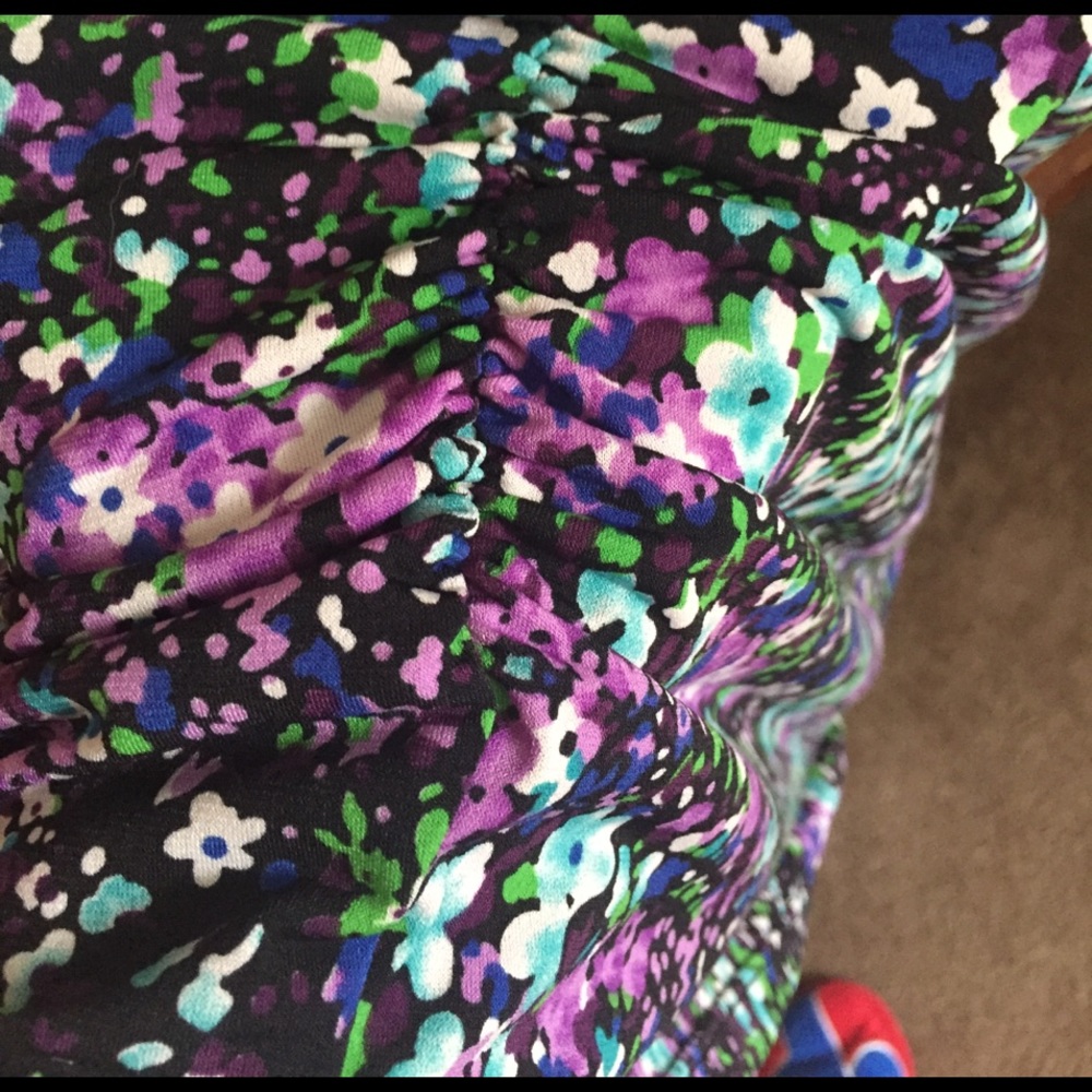 Flower print top - Picture 3 of 3