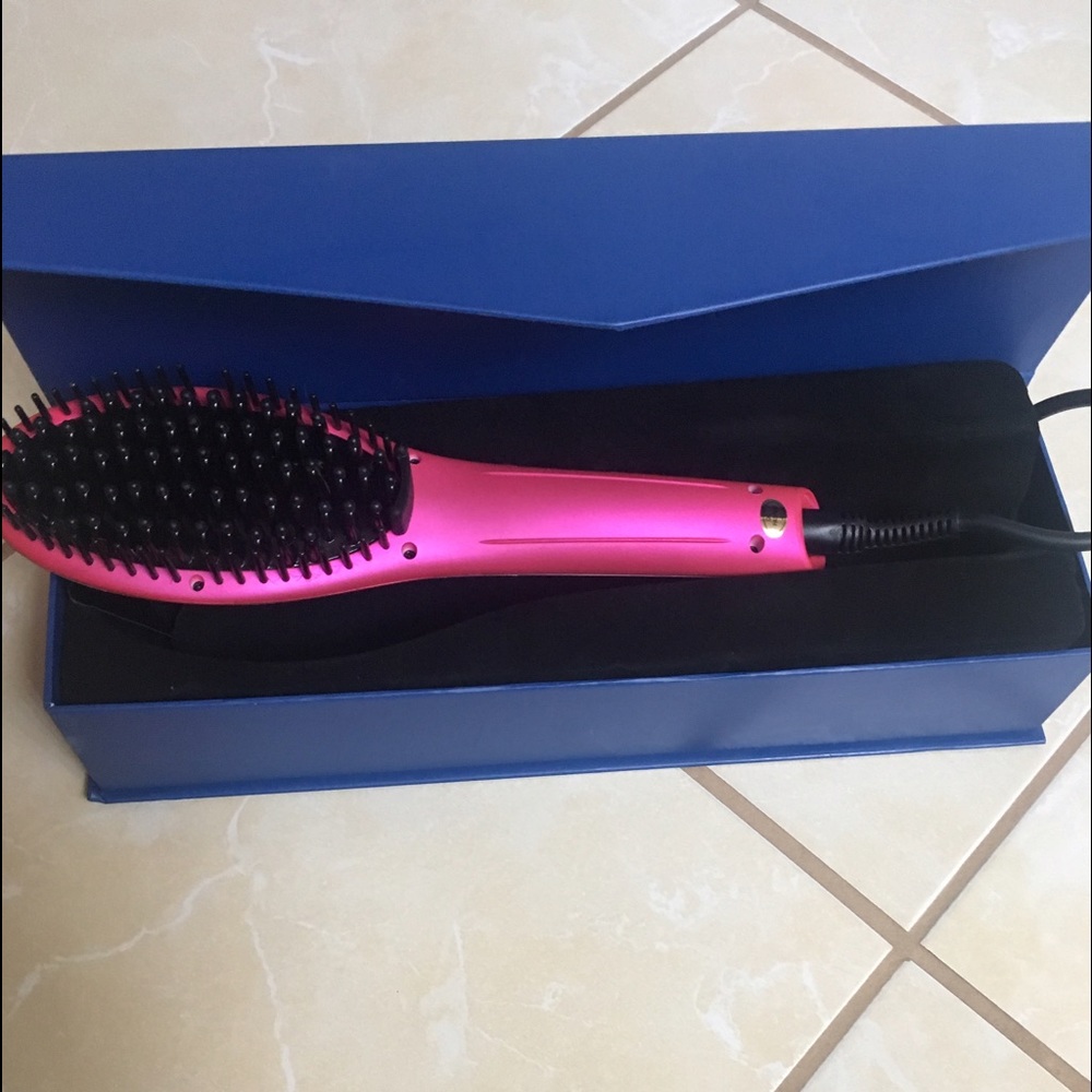 Fast and Flawless Thermal Brush- BRAND NEW