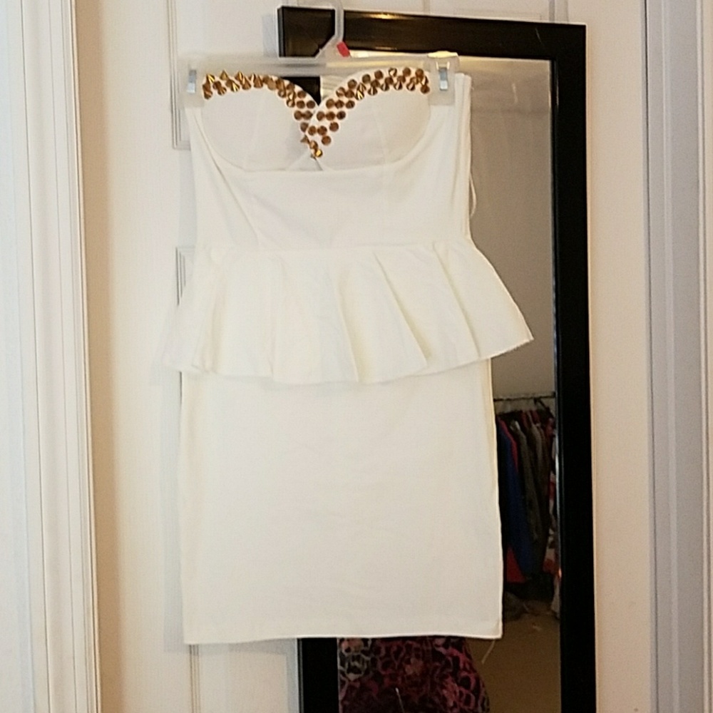 NWOT White strapless peplum dress