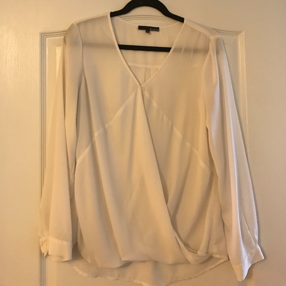 Draped Ro & Dee white blouse size L!